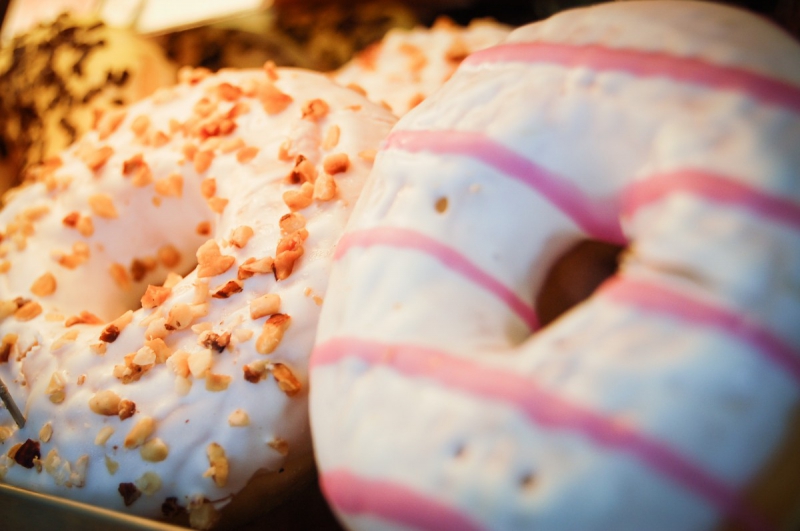 patisserie-ROQUEBILLIERE-min_donuts_sweets_pastries_pastry_shop_cake_cakes_bakery_eating-987656